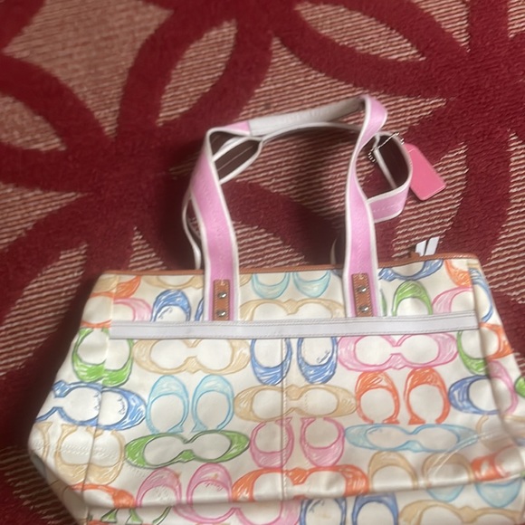 Coach - Picture 3 of 7